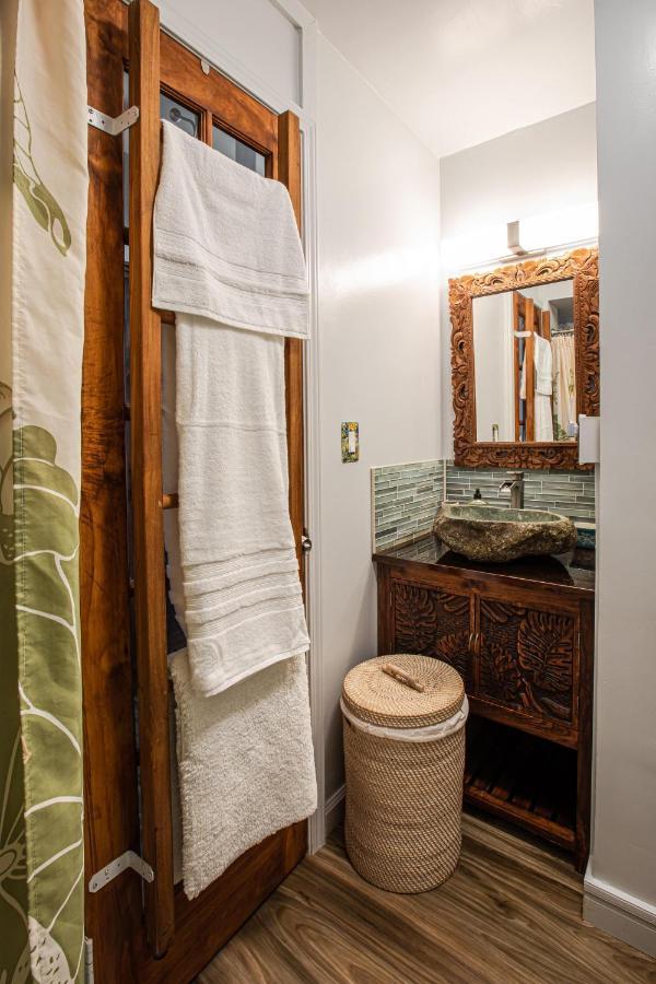 Breezy Beachfront Bali-Style Haven 180 Degree Oceanview Hau'ula 외부 사진